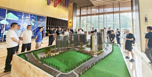 浙江省商务条线领导干部莅临康利城参观考察