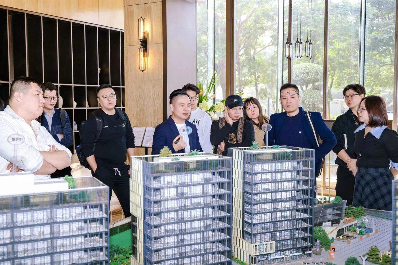 潮州市贸促会助力“百千万工程”大湾区跨境电商深圳研学行走进康利城